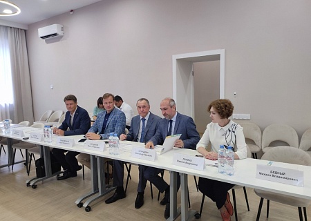 Члены Общественной палаты Ростовской области приняли участие в межрегиональном круглом столе "Общество и выборы"