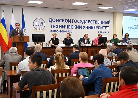 Вячеслав Кущев принял участие в межрегиональном форуме «Донской мост единства»