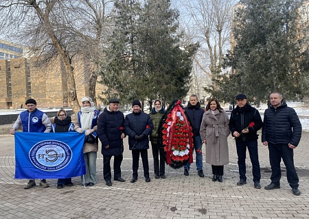 Члены Общественной палаты Ростовской области почтили память освободителей Ростова-на-Дону