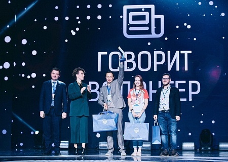 В номинации просветительских проектов «Говорит волонтер» победу одержал член Общественной палаты РФ от Ростовской области Леонид Шафиров с проектом «#Узнай Россию».